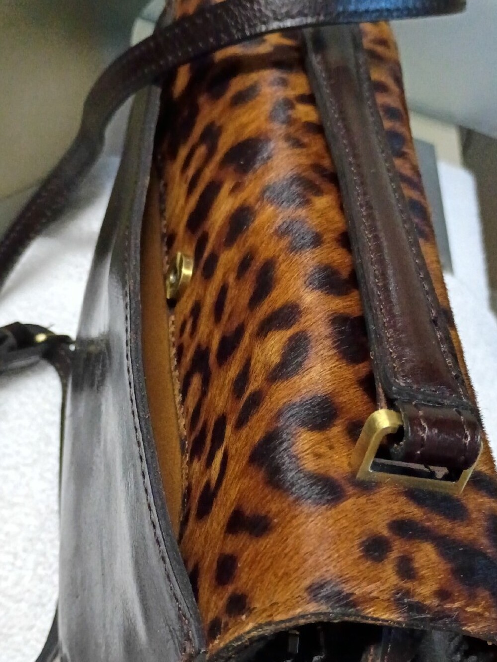Patricia Nash Leopard Print Crossbody Bag - Picture 4 of 9